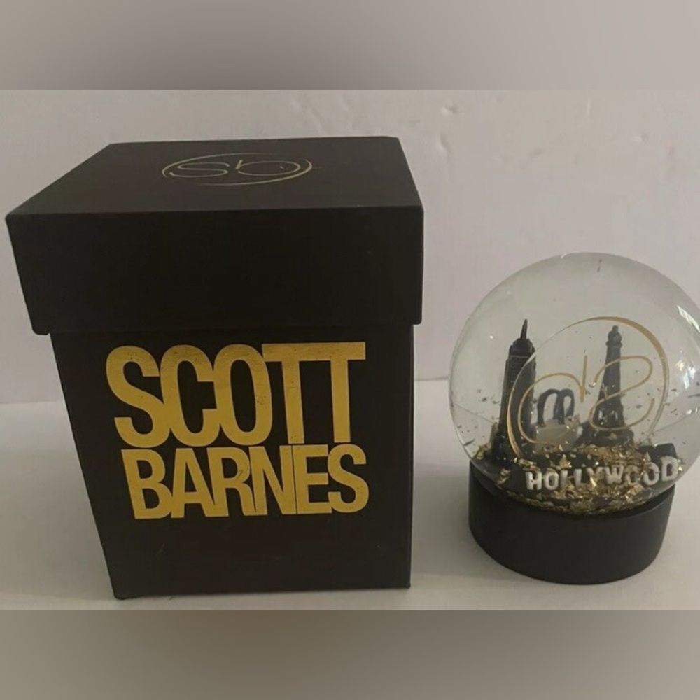 Scott Barnes Hollywood /Paris
Snow Globe w/Gold Flake limited collector Edition